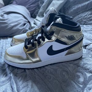 JORDAN 1 MID